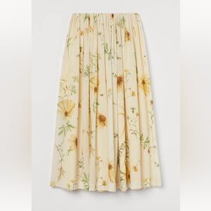 H&M sunflower flared skirt. Small.